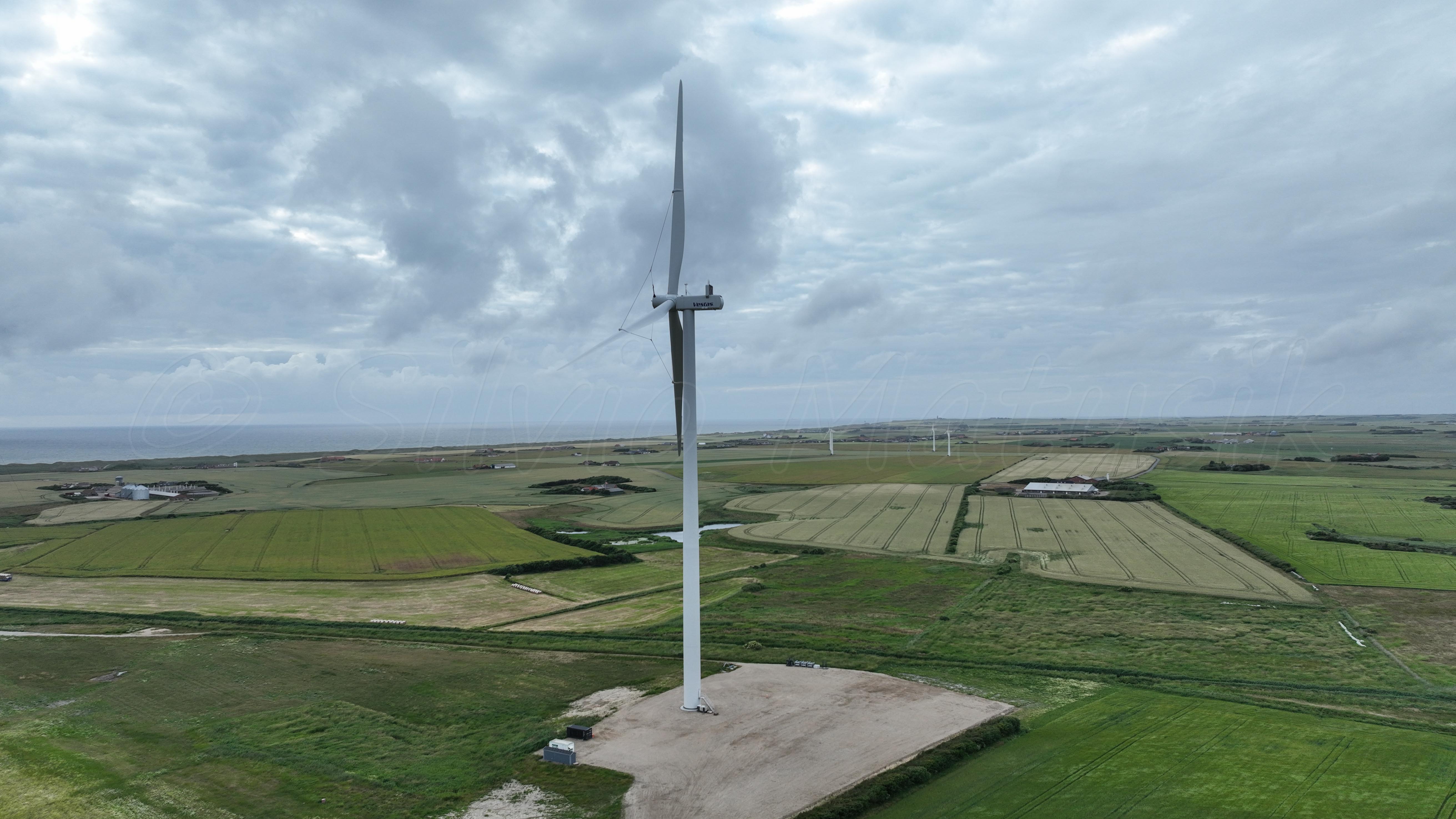 Onshore Wind Power, Farms, and Technology